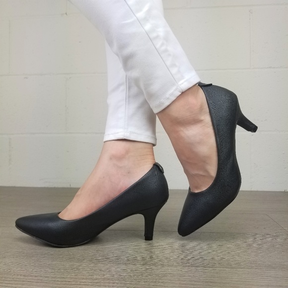 Shoes - Pointy toe Vintage Style Low Heel Pumps